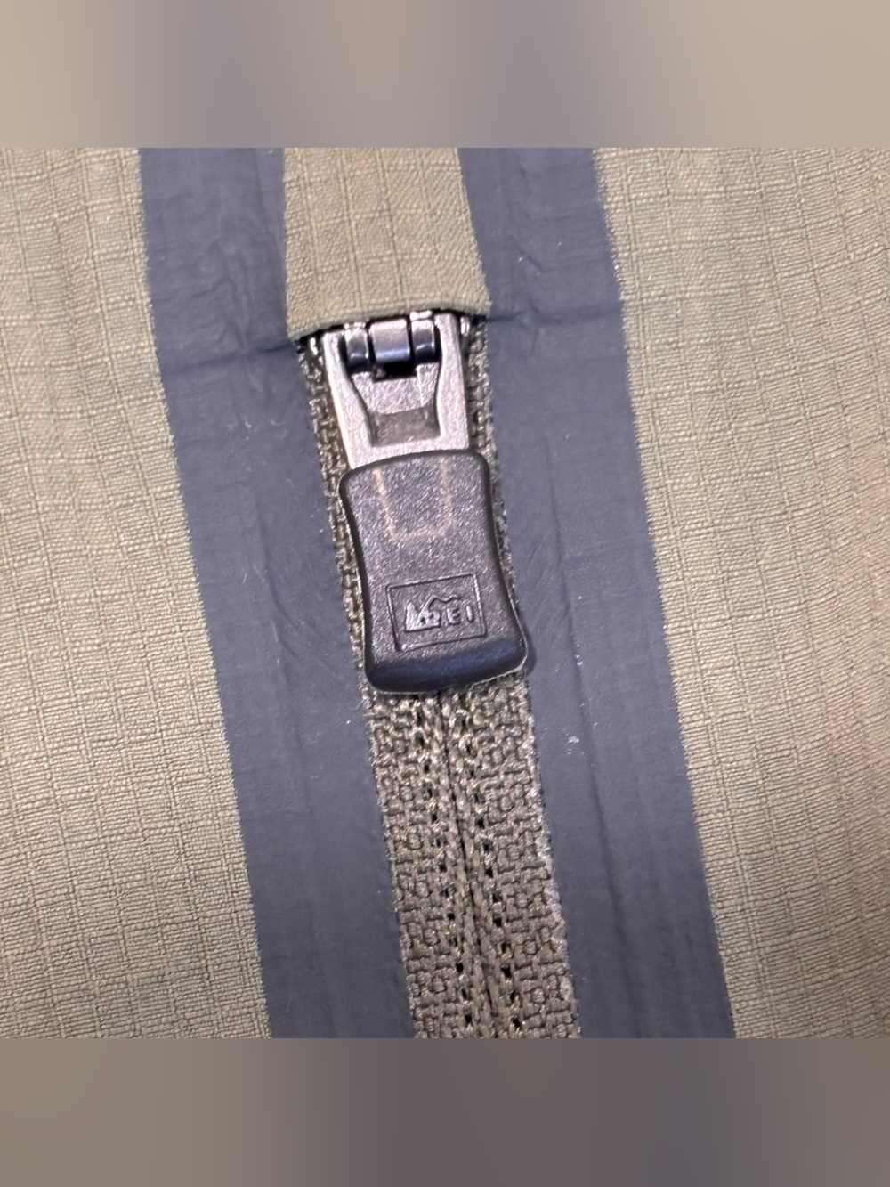 🔴REI Olive Green Zip-Pocket Bermuda Shorts - Picture 6 of 11